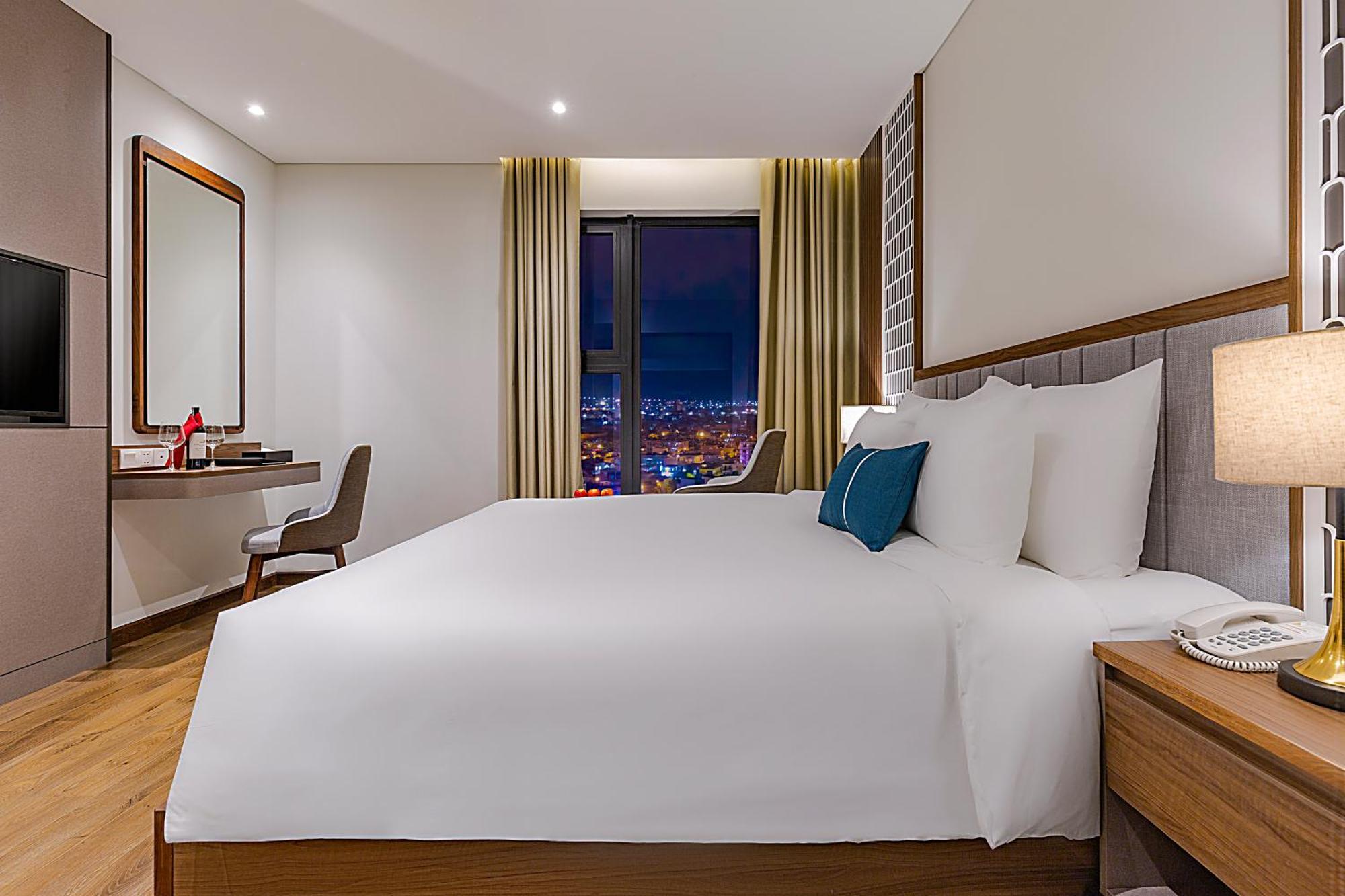 Peninsula Hotel Danang Rum bild